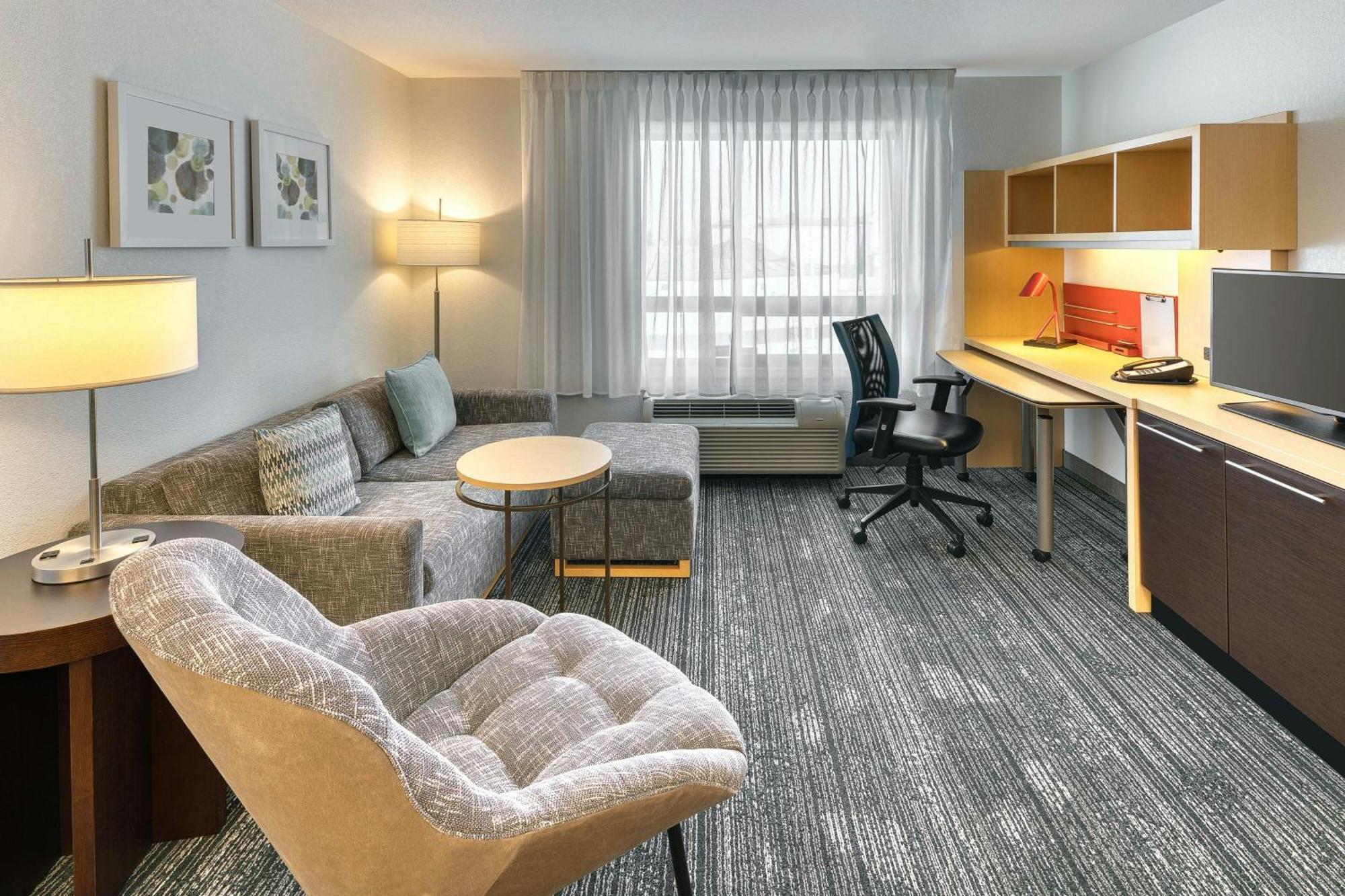 ทาวน์เพลซ สวีท บาย แมริออท เรดเดียร์ Hotel ภายนอก รูปภาพ